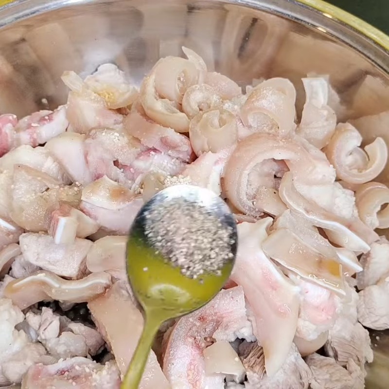 Bước 3 Ướp thịt Thịt nấu đông