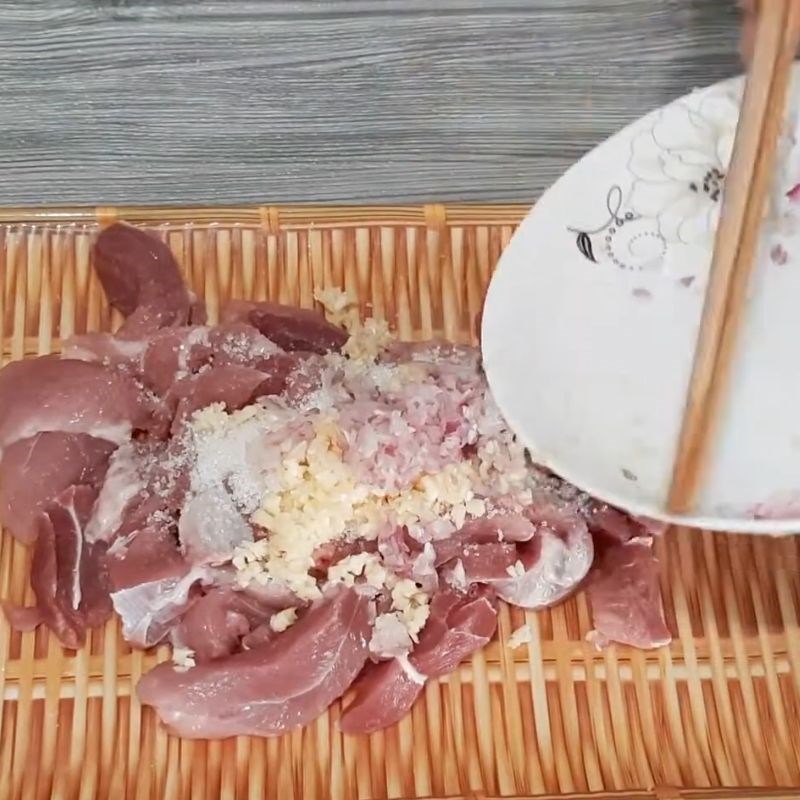 Bước 2 Ướp thịt nạc heo Pate thịt heo