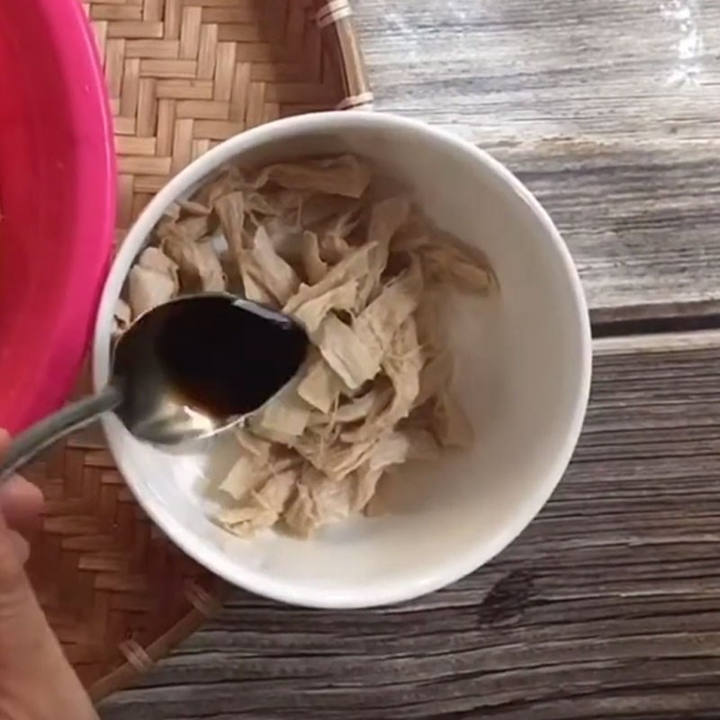 Bước 3 Ướp và chiên sườn non chay Gỏi củ hũ dừa chay