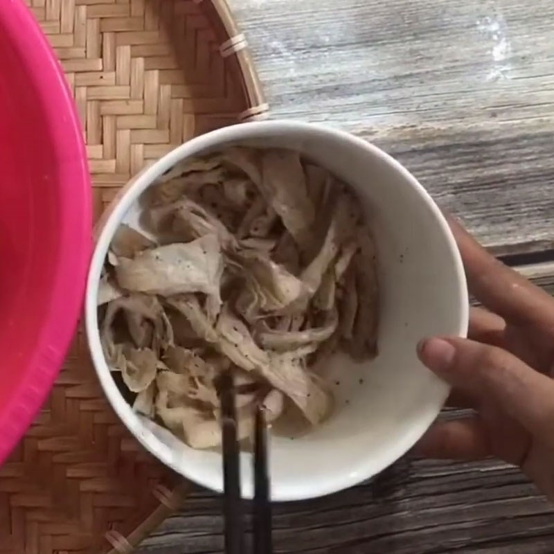 Bước 3 Ướp và chiên sườn non chay Gỏi củ hũ dừa chay