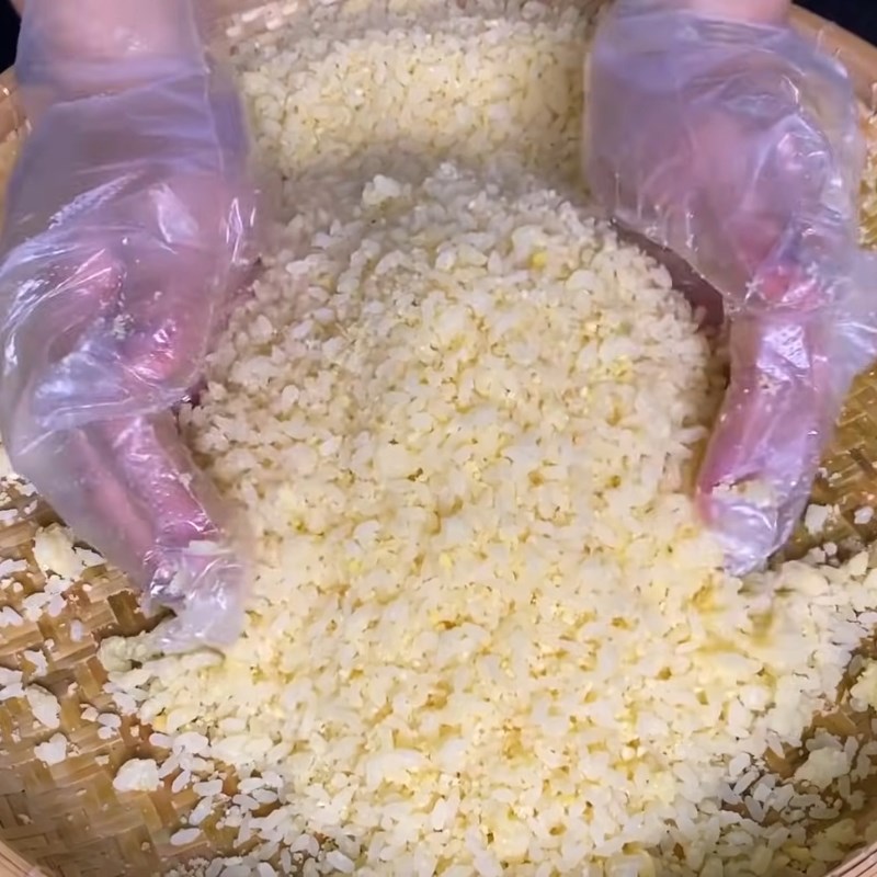 Bước 5 Vò xôi với đậu xanh và đường Xôi đậu xanh nước cốt dừa bằng xửng hấp