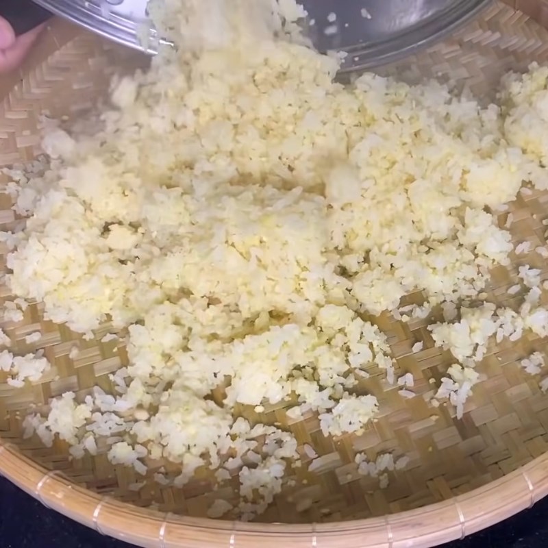 Bước 5 Vò xôi với đậu xanh và đường Xôi đậu xanh nước cốt dừa bằng xửng hấp