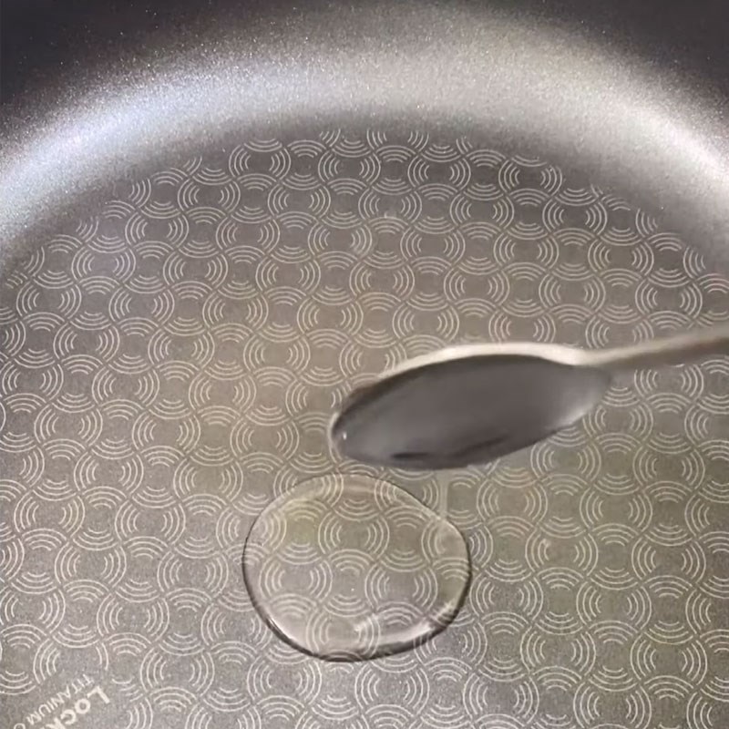 Bước 4 Xào các nguyên liệu cháo gà cà rốt