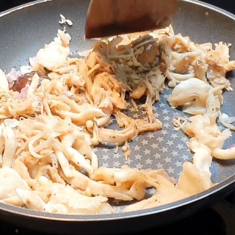 Bước 5 Xào nấm thập cẩm Nấm xào thập cẩm