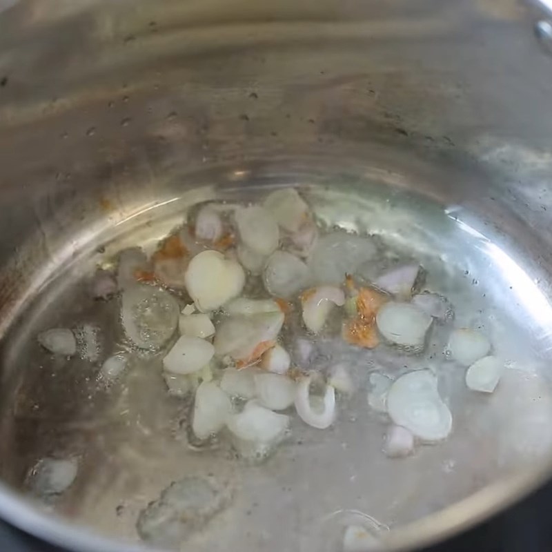 Bước 2 Xào rau sắn Rau sắn muối chua nấu cá