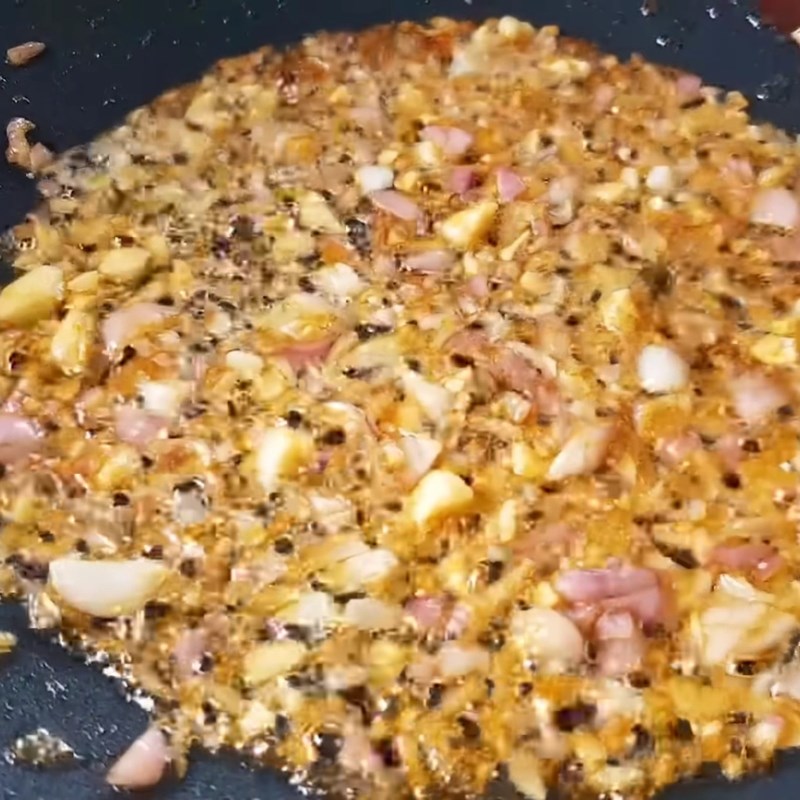 Bước 3 Xào săn thịt Thịt kho hột vịt