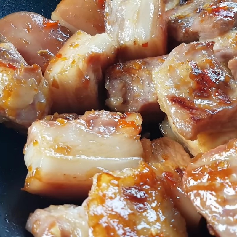 Bước 3 Xào săn thịt Thịt kho hột vịt