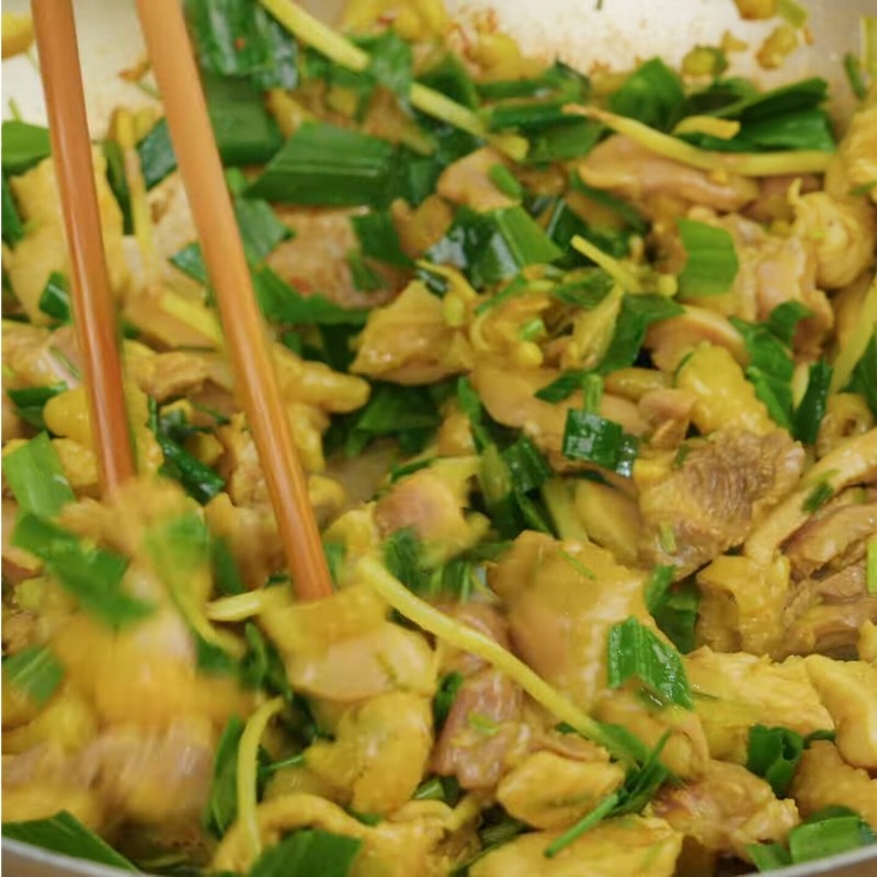 Bước 3 Xào thịt gà Gà xào gừng