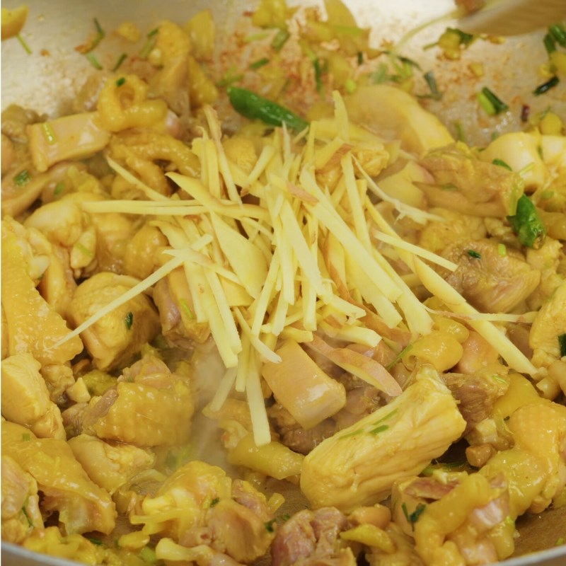 Bước 3 Xào thịt gà Gà xào gừng