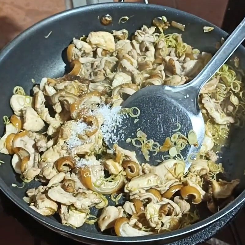 Bước 3 Xào thịt thỏ đậm đà hương sả ớt Thịt thỏ xào sả ớt