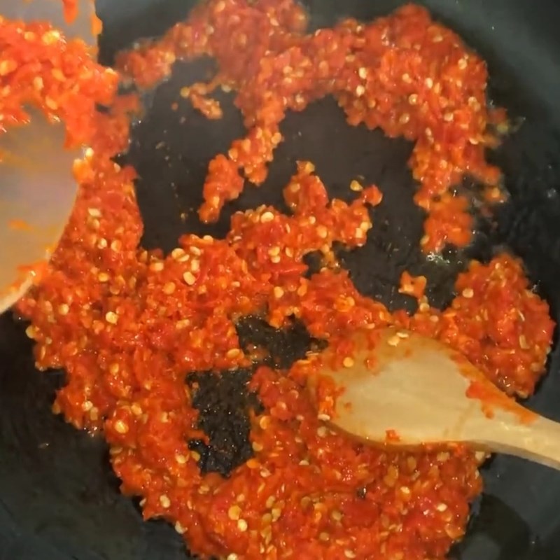 Bước 3 Xào và rim ớt Ớt xào