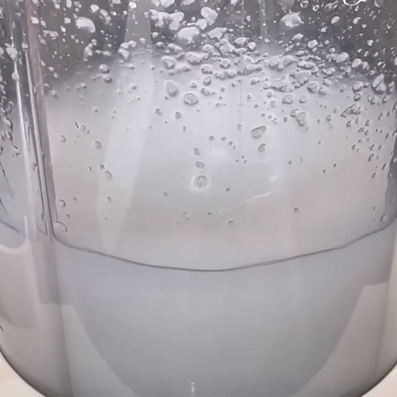 Bước 2 Xay cơm nguội và trộn bột Bánh chuối chiên phồng rỗng ruột