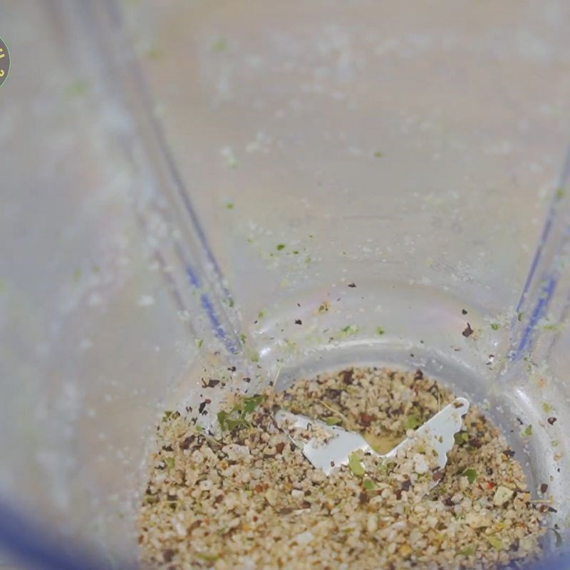 Bước 3 Thêm bột ngọt và xay mịn Muối tiêu chanh chấm gà