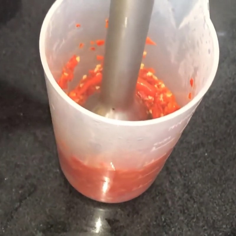 Bước 2 Xay ớt Ớt xào