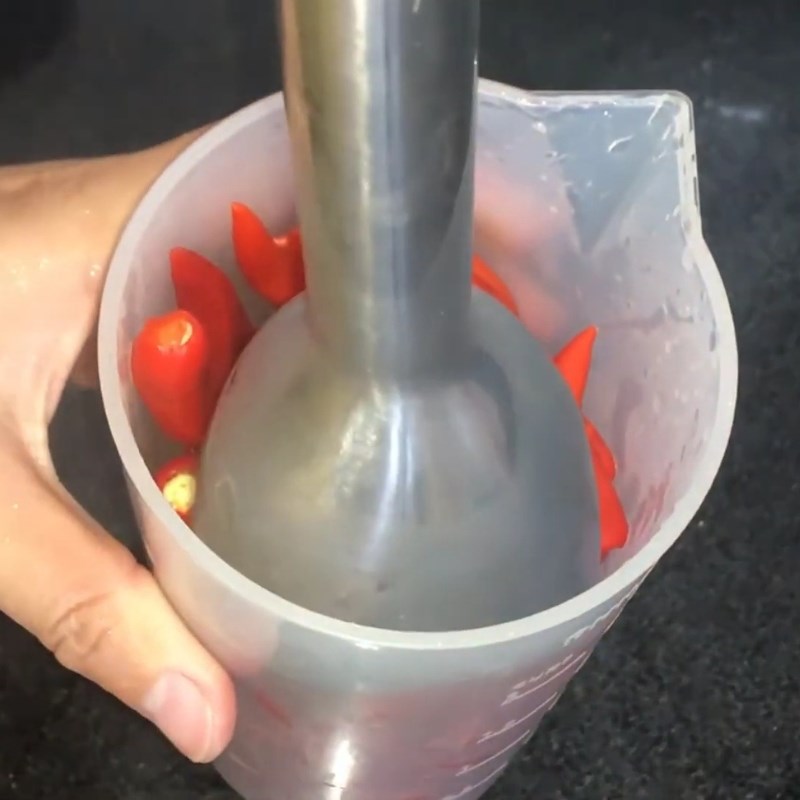 Bước 2 Xay ớt Ớt xào