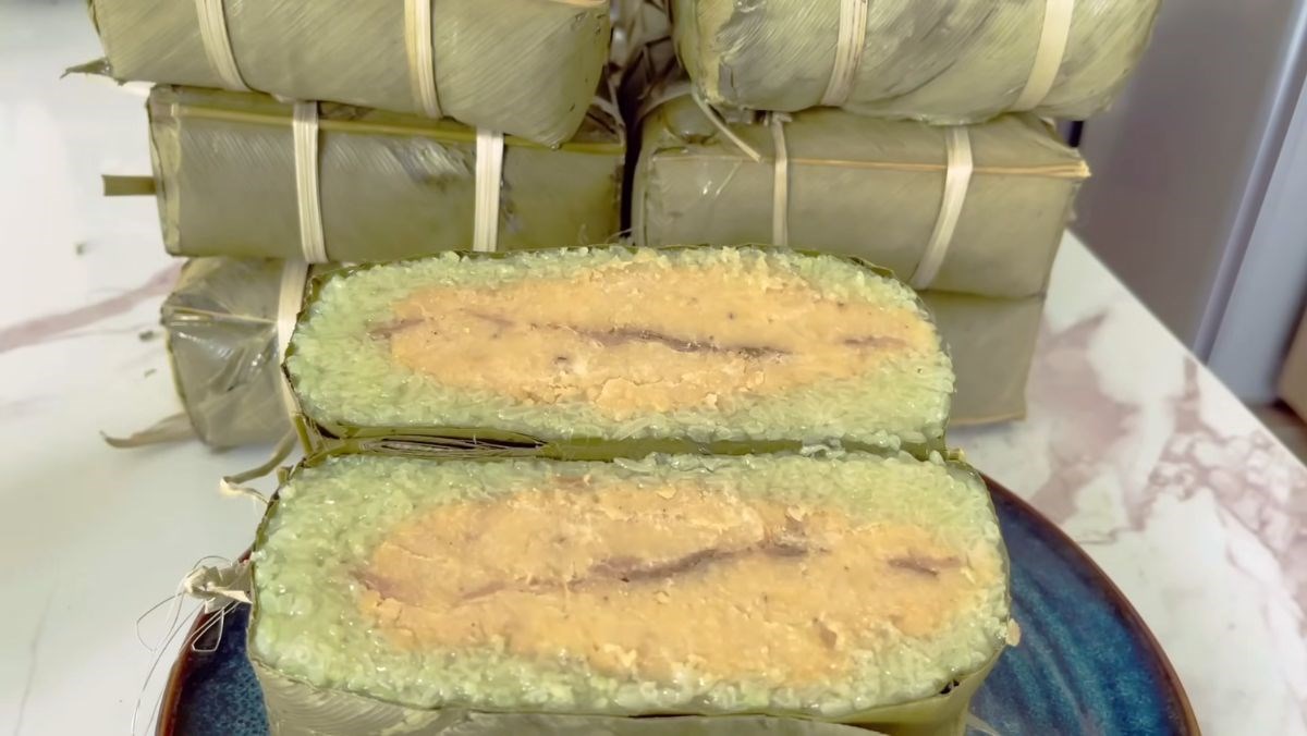 bánh chưng xanh bằng lá riềng