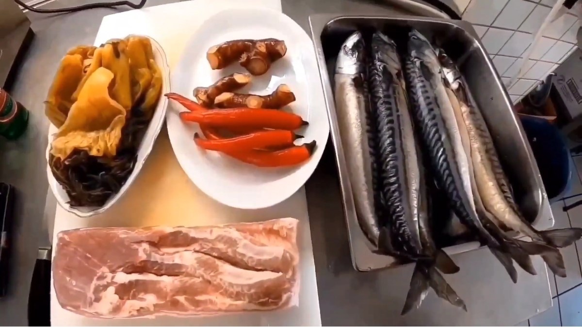 Nguyên liệu món ăn cách làm cá nục kho riềng thơm nức mũi, xương nhừ tan, cực kỳ hao cơm