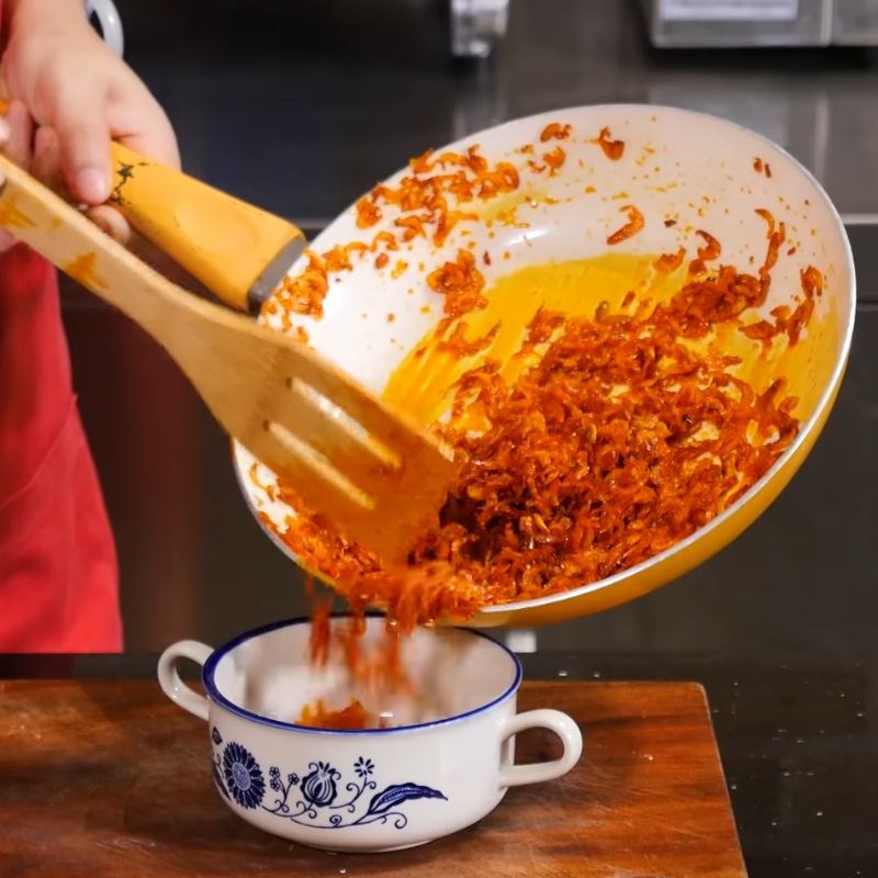 Bước 2 Xào ruốc thơm lừng Bánh tráng cuộn sốt me