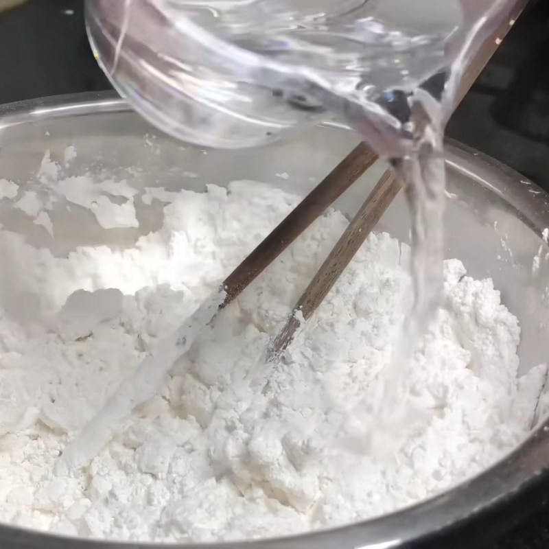 Bước 3 Pha bột làm sợi bánh canh Bánh canh tôm bột gạo