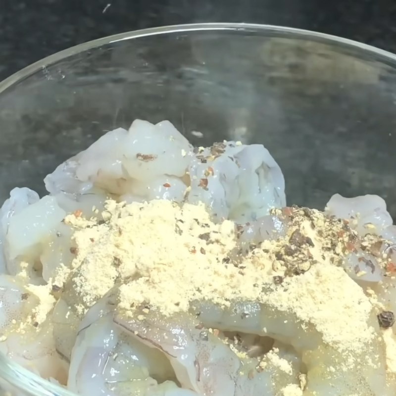 Bước 1 Sơ chế và ướp nhân tôm tươi Bánh canh tôm bột gạo