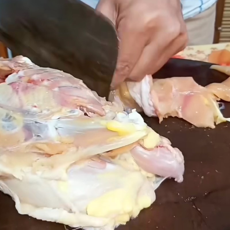 Bước 1 Sơ chế thịt gà và chân giò Thịt gà nấu đông với chân giò