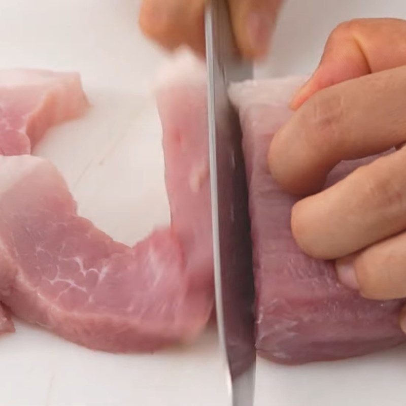 Bước 1 Sơ chế nguyên liệu làm pate Bánh mì pate