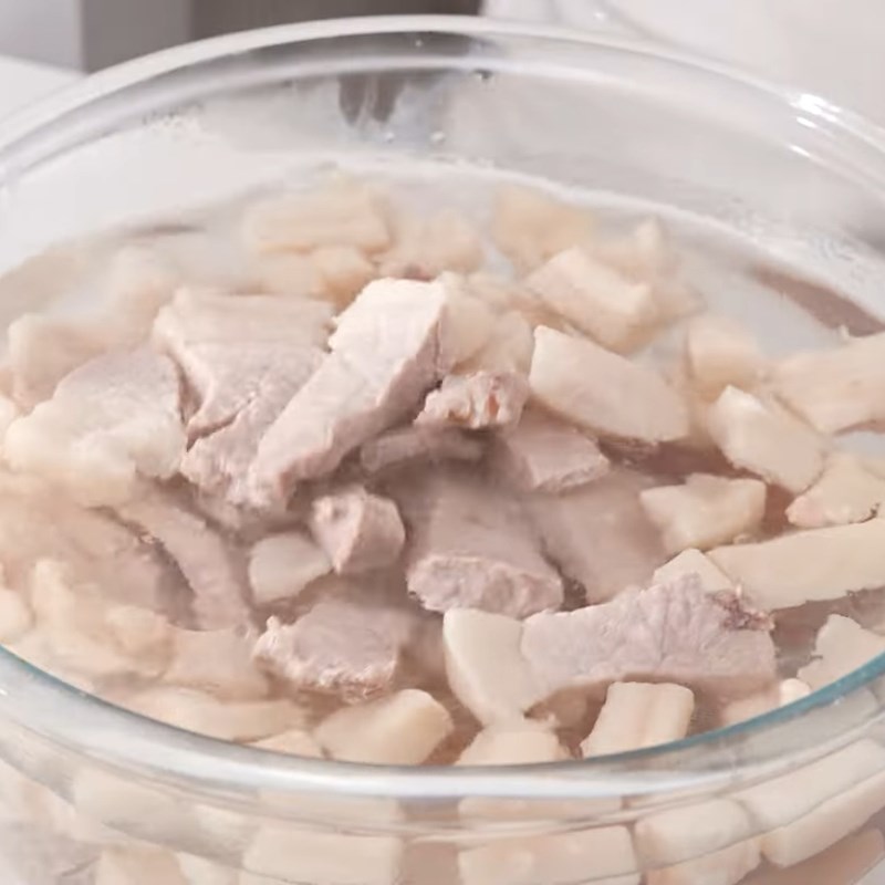 Bước 2 Luộc sơ bì heo, thịt và gan chuẩn vị Bánh mì pate