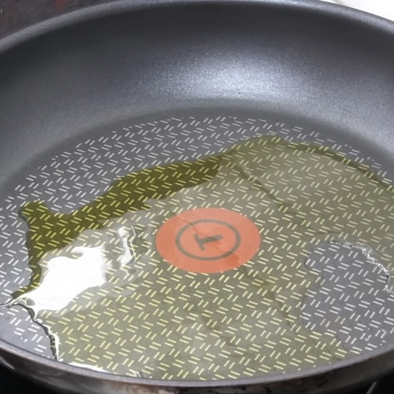 Bước 2 Áp chảo thịt heo vàng đều Thịt heo áp chảo