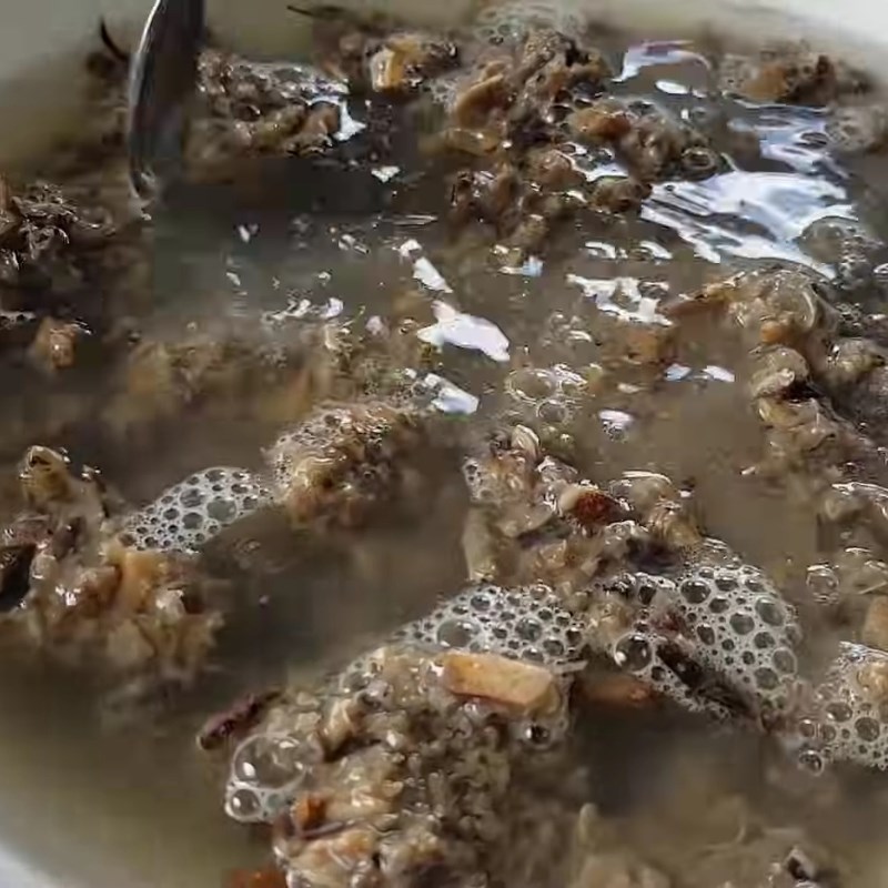 Bước 2 Xay và lọc cua lấy riêu Bánh canh cua đồng