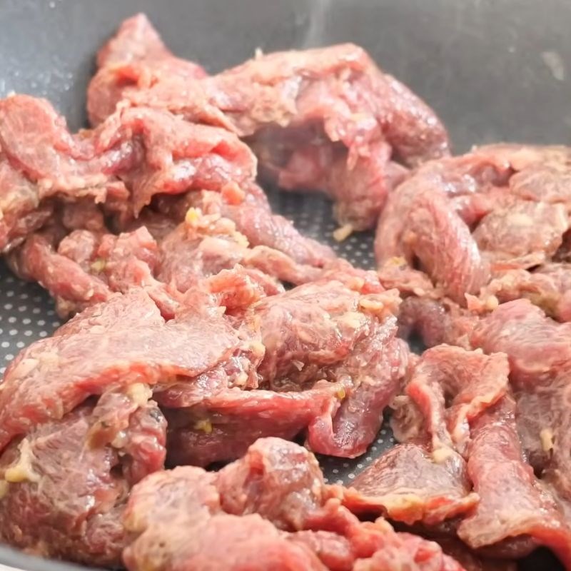 Bước 4 Bí quyết xào thịt bò mềm mọng, không dai thịt bò xào mềm