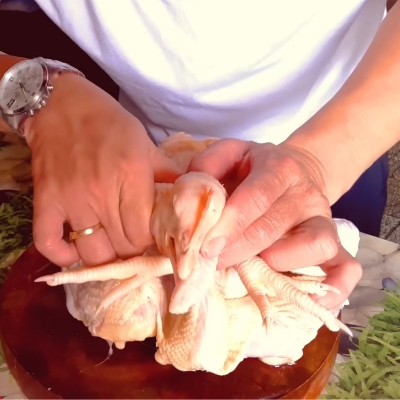 Bước 4 Biến tấu gà cúng cánh phượng phức tạp Tạo dáng gà cúng