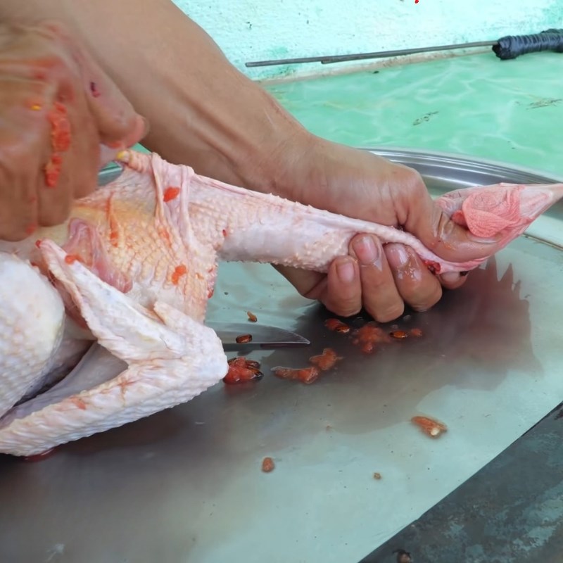 Bước 5 Cắt diều gà Mổ gà cúng