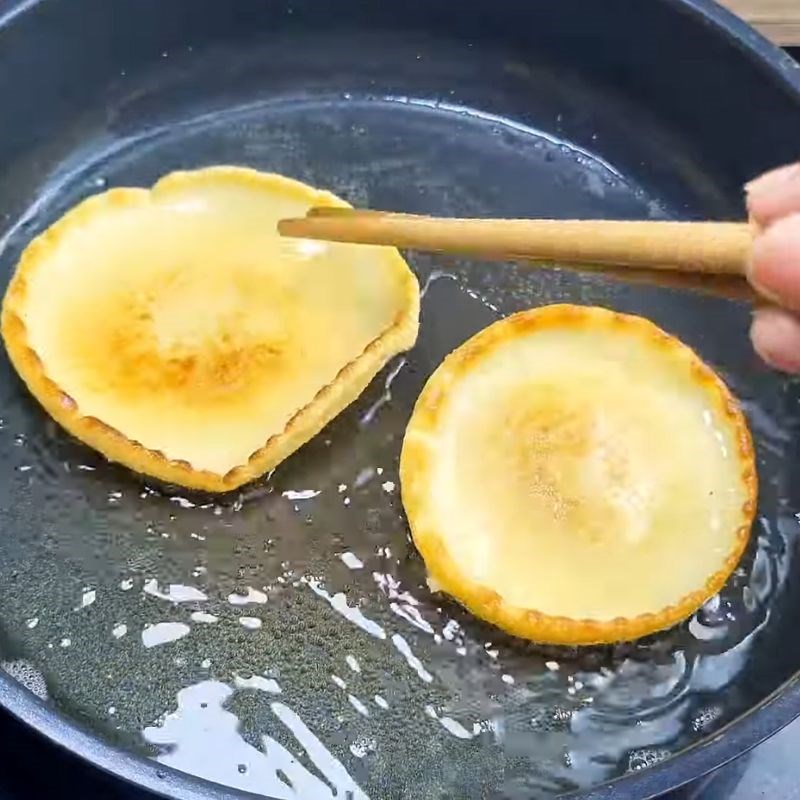 Bước 3 Chiên bánh Bánh rán bằng bột mì