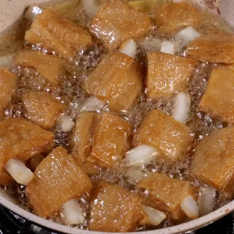 Bước 3 Chiên sườn non chay sườn non chay rim nước tương