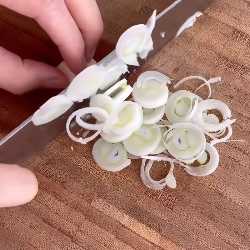 Bước 3 Chuẩn bị các nguyên liệu phụ và nhân gỏi gỏi chay thập cẩm