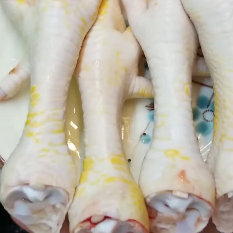 Bước 2 Chuẩn bị chân gà ta Chân gà hầm đậu phộng