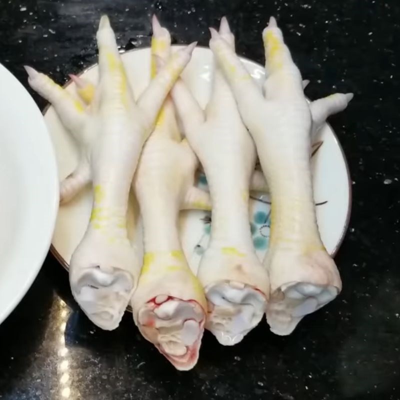 Bước 2 Chuẩn bị chân gà ta Chân gà hầm đậu phộng