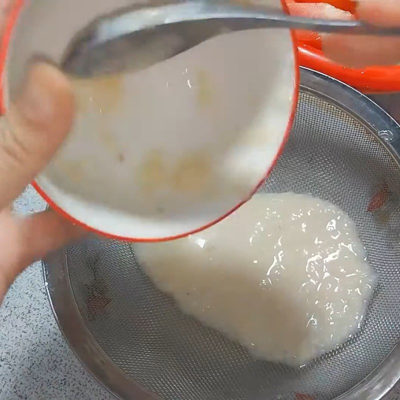 Bước 2 Chuẩn bị nước cốt cơm mẻ Canh chua hoa chuối đầu cá hồi