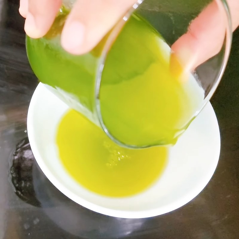 Bước 2 Chuẩn bị nước cốt lá dứa thơm Tàu hũ Singapore lá dứa