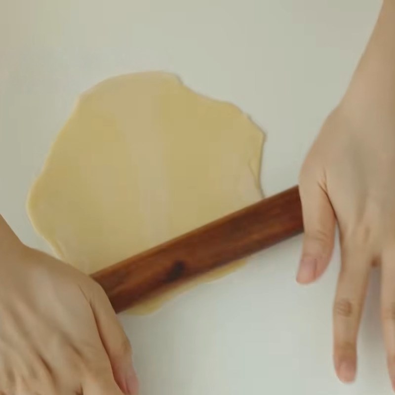 Bước 4 Chuẩn bị vỏ bánh giòn và cán bột khéo léo Bánh xíu páo Nam Định