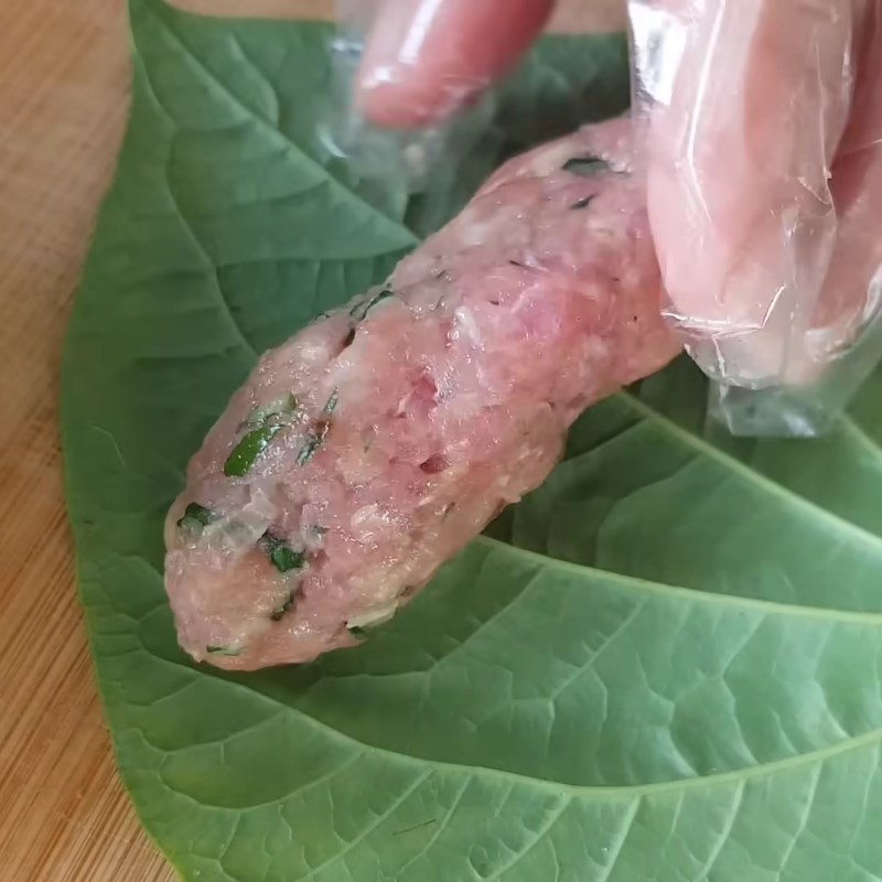 Bước 4 Cuốn chả lá lốt thịt bò đẹp mắt Chả bò lá lốt