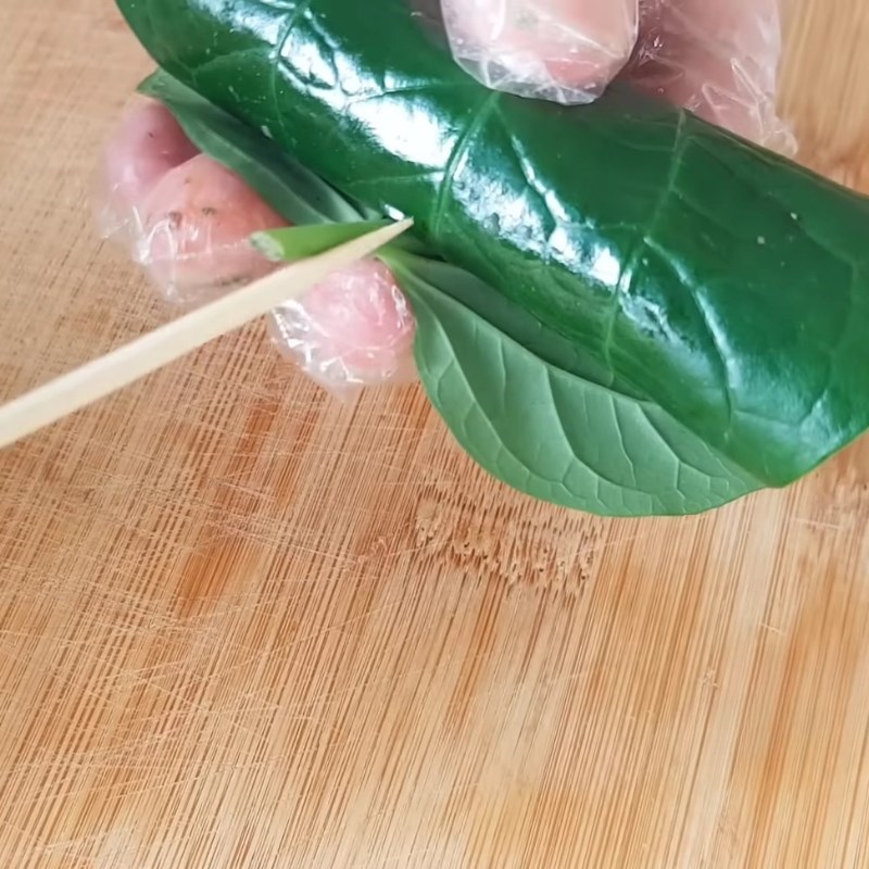 Bước 4 Cuốn chả lá lốt thịt bò đẹp mắt Chả bò lá lốt