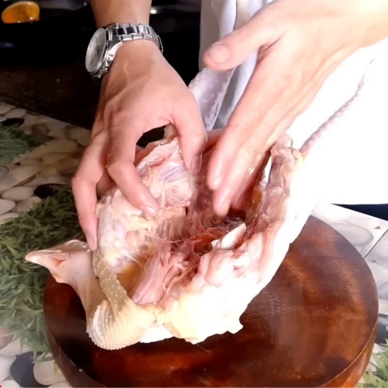 Bước 2 Định hình khung gà Tạo dáng gà cúng