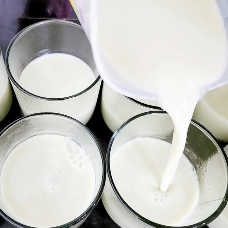 Bước 4 Đổ khuôn tàu hũ và làm lạnh Tàu hũ Singapore lá dứa