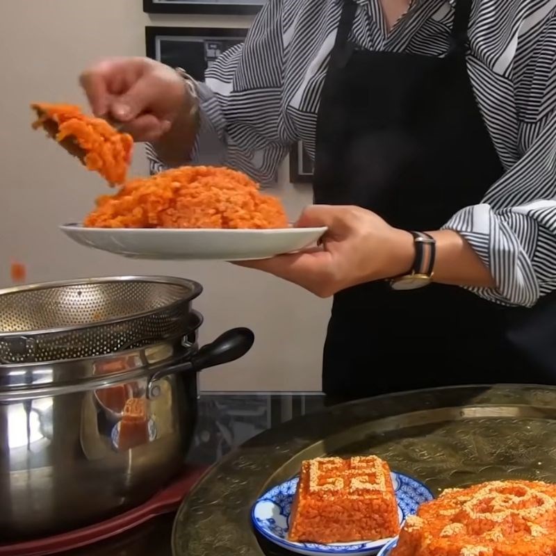 Bước 5 Đồ xôi lần 2 cho dẻo mềm xôi gấc miền Bắc