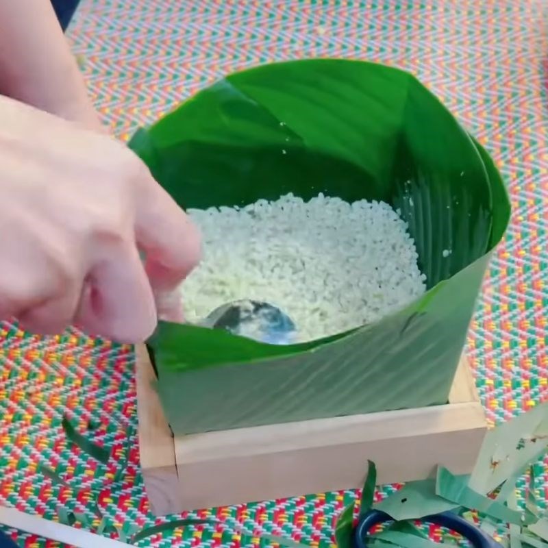 Bước 5 Gói bánh chưng xanh bánh chưng xanh bằng lá riềng
