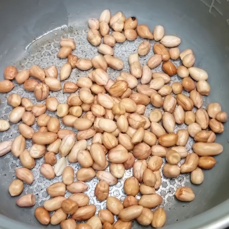 Bước 3 Hầm chân gà đậu phộng bằng nồi cơm điện Chân gà hầm đậu phộng