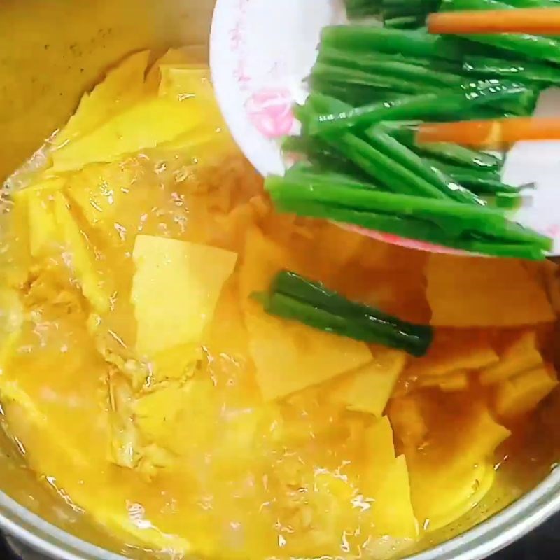 Bước 4 Hoàn thành món canh măng canh măng sườn