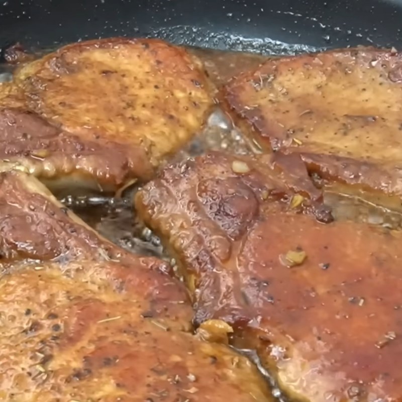 Bước 4 Hoàn thiện món ăn đậm đà Thịt heo áp chảo