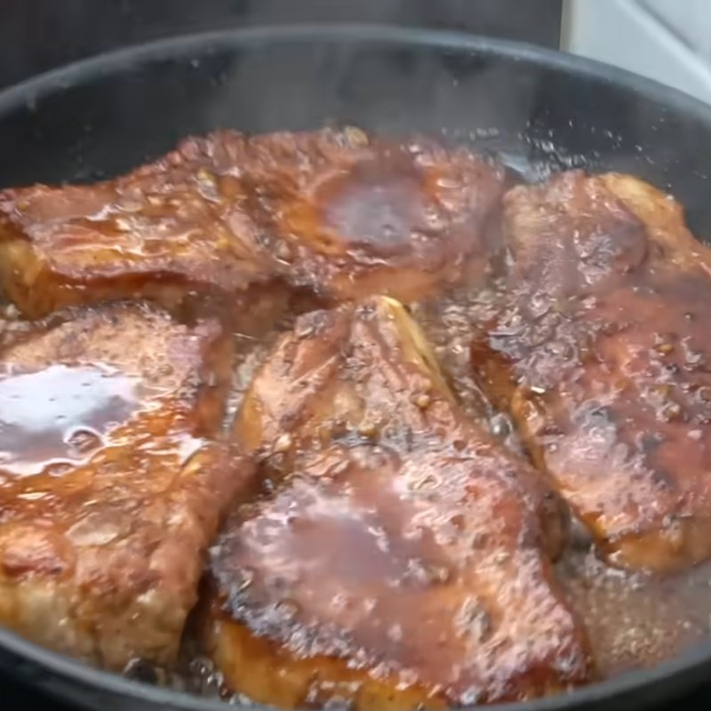 Bước 4 Hoàn thiện món ăn đậm đà Thịt heo áp chảo